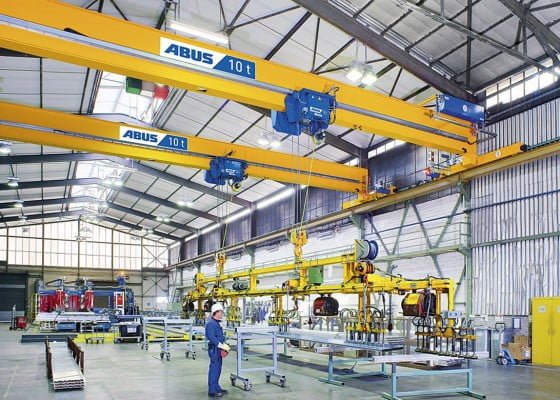 Rukovatelj mosnom dizalicom