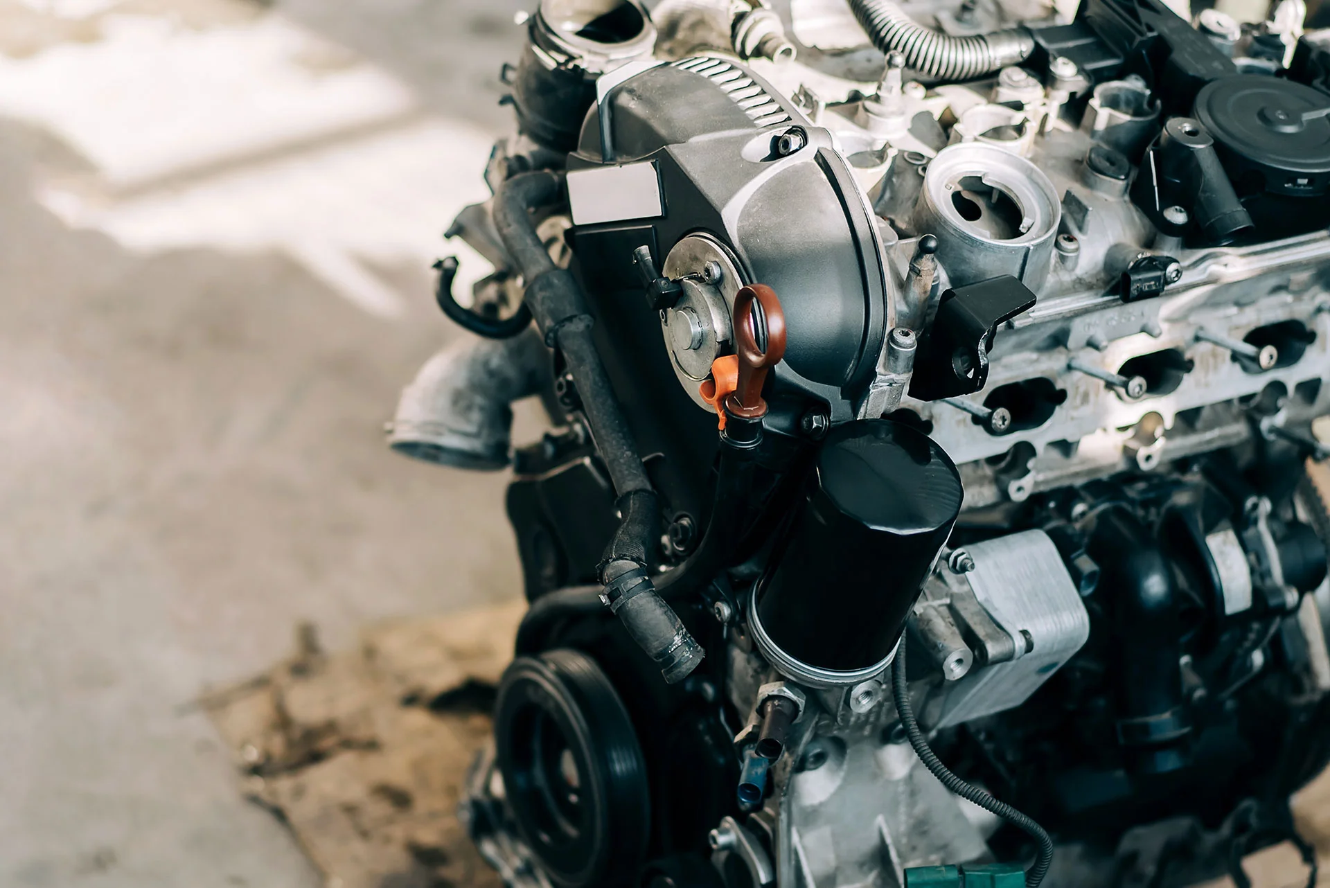 Strojar-motora-sa-unutarnjim-izgaranjem